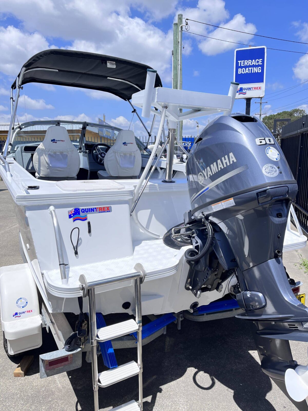 Quintrex 450 Fishabout Pro - 2021