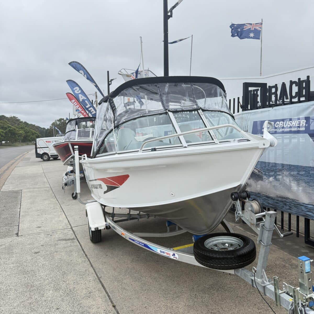 Quintrex 430 Fishabout Pro - 2021