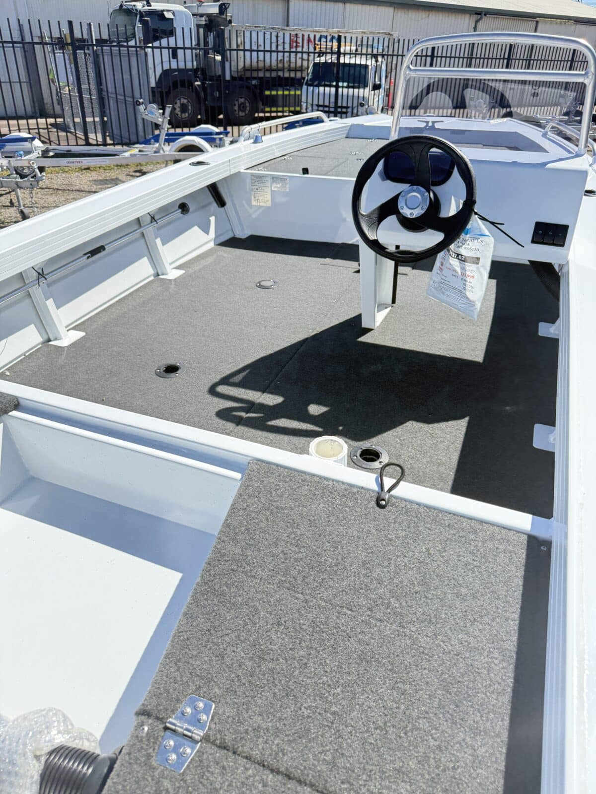 Quintrex 420 Explorer Trophy - 2024