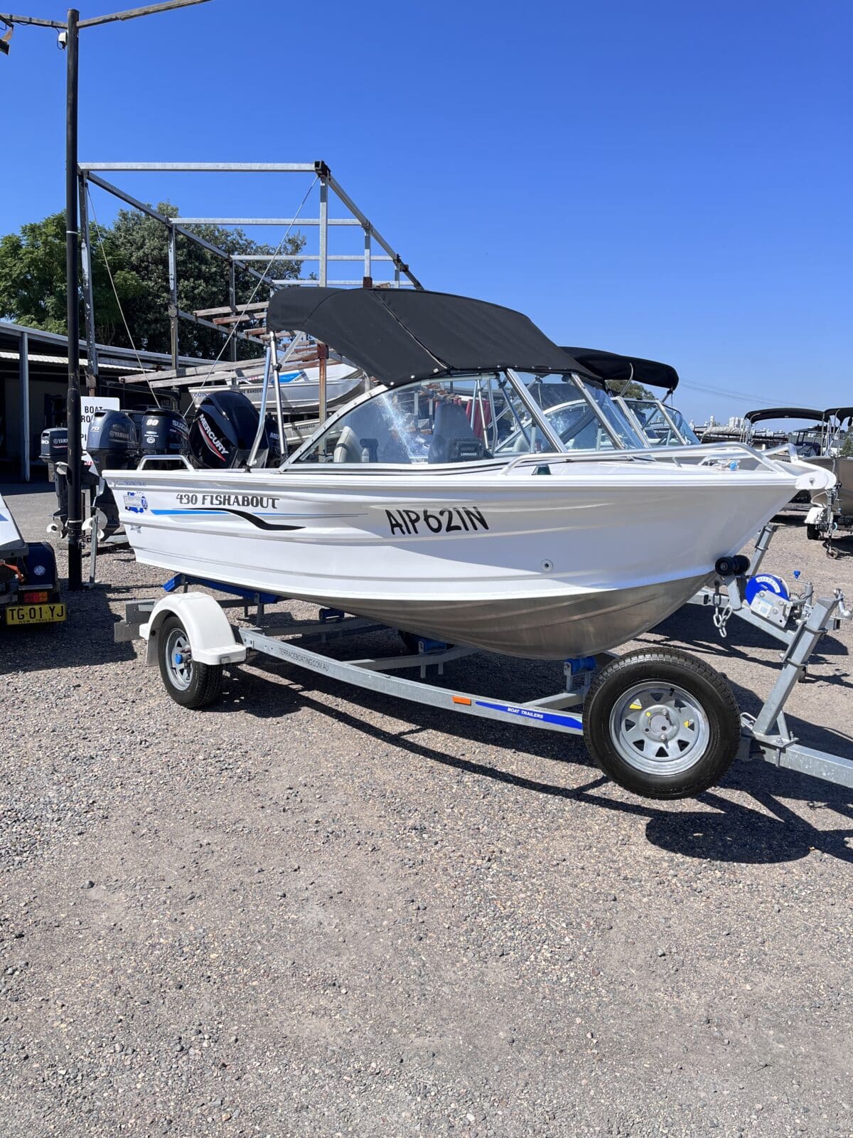 Quintrex 430 Fishabout - 2016