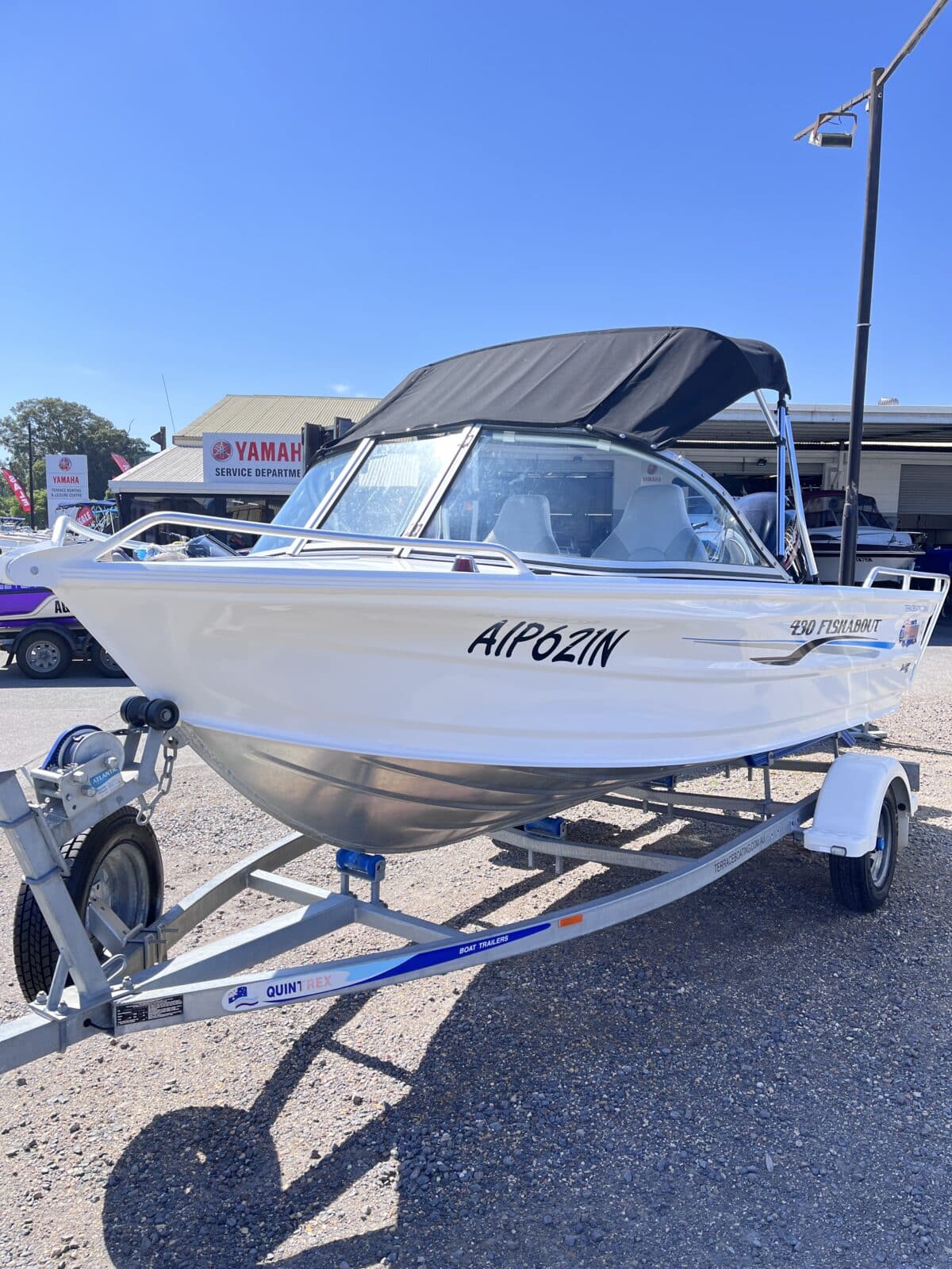 Quintrex 430 Fishabout - 2016