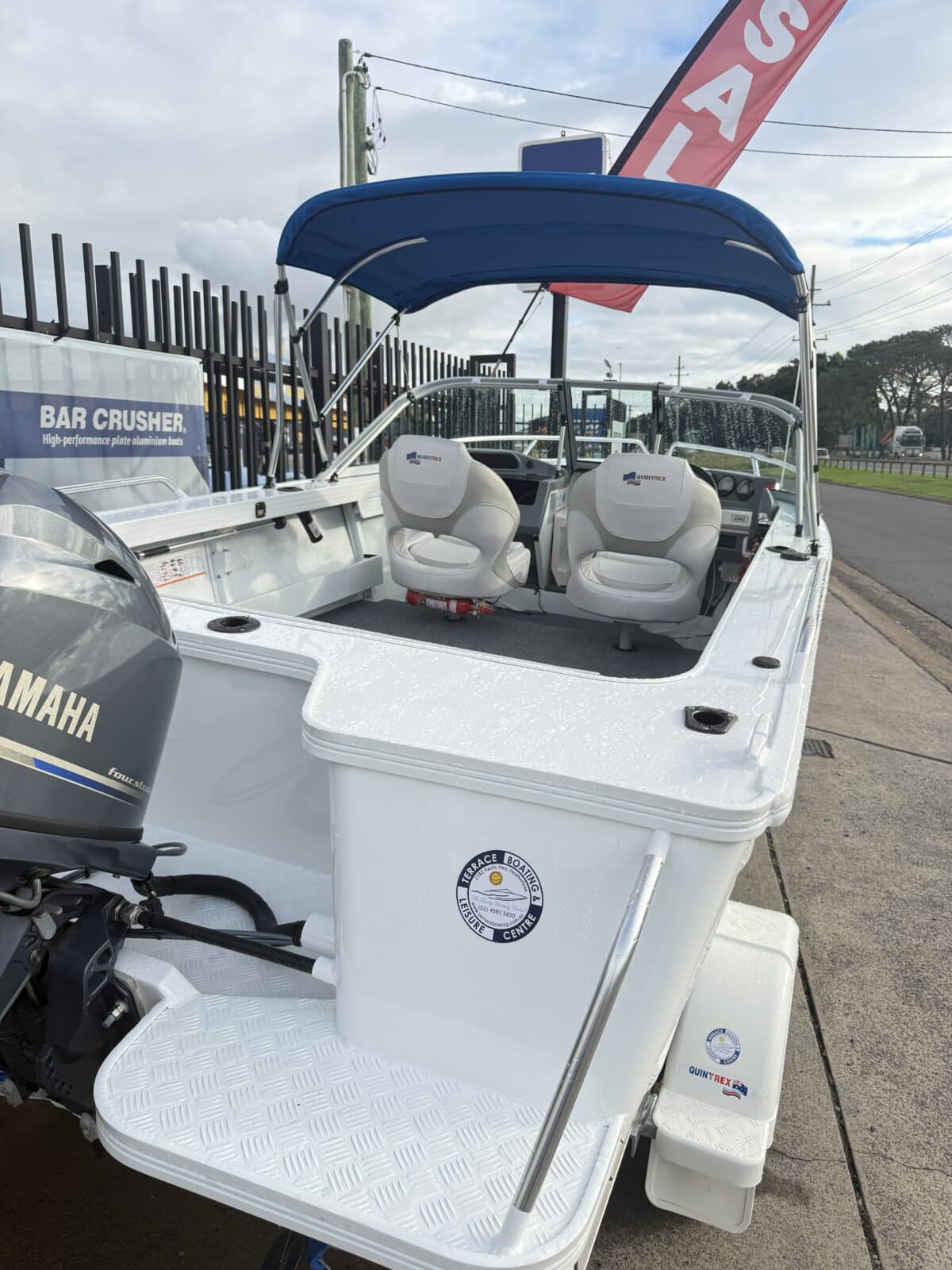 Quintrex 481 Fishabout - 2015