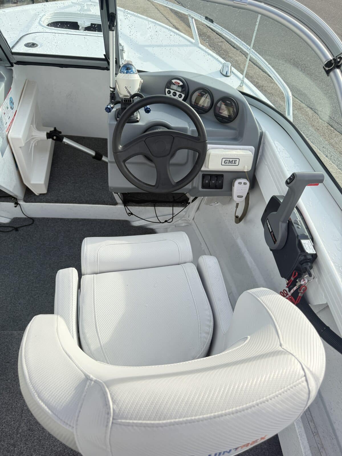 Quintrex 481 Fishabout - 2015
