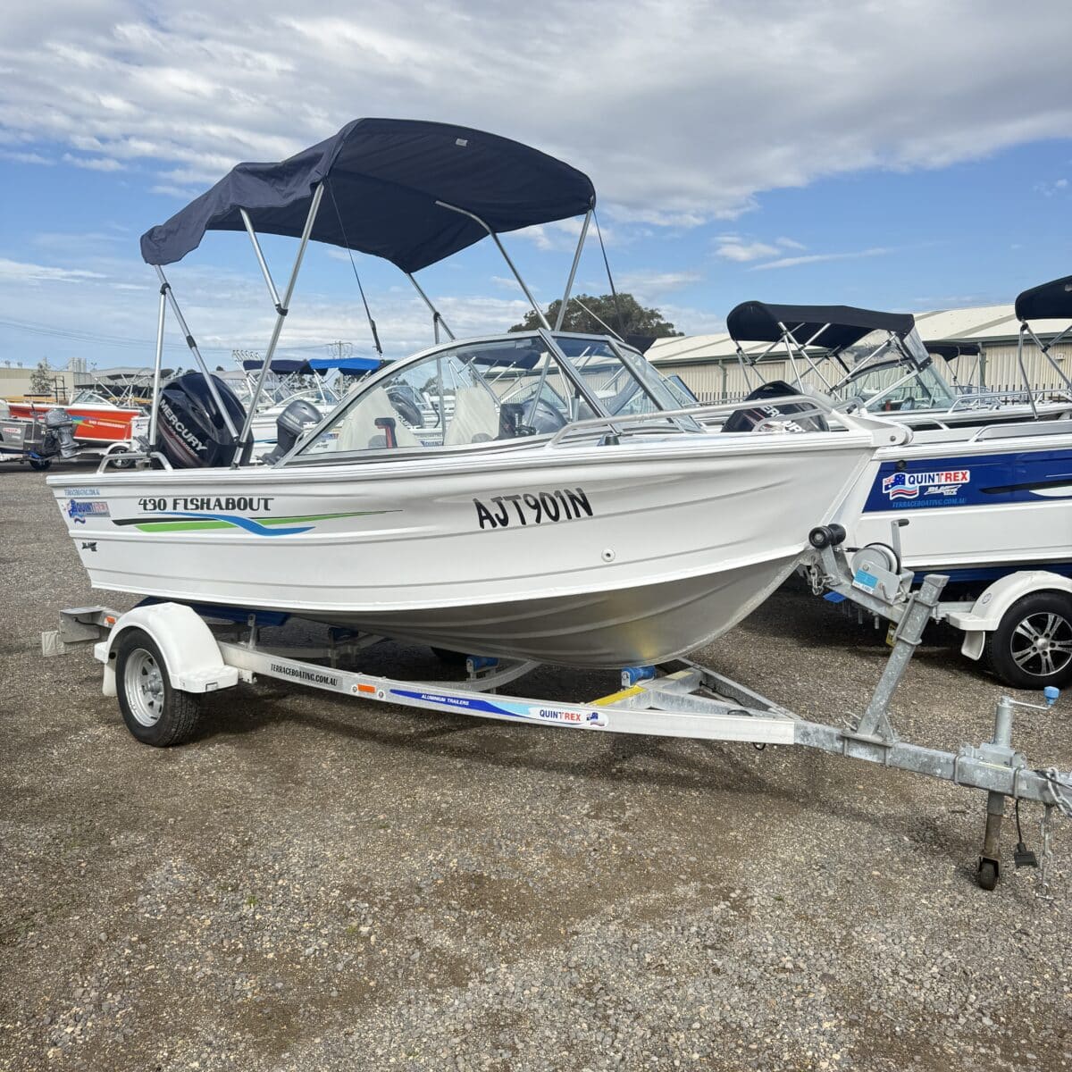 Quintrex 430 Fishabout - 2018