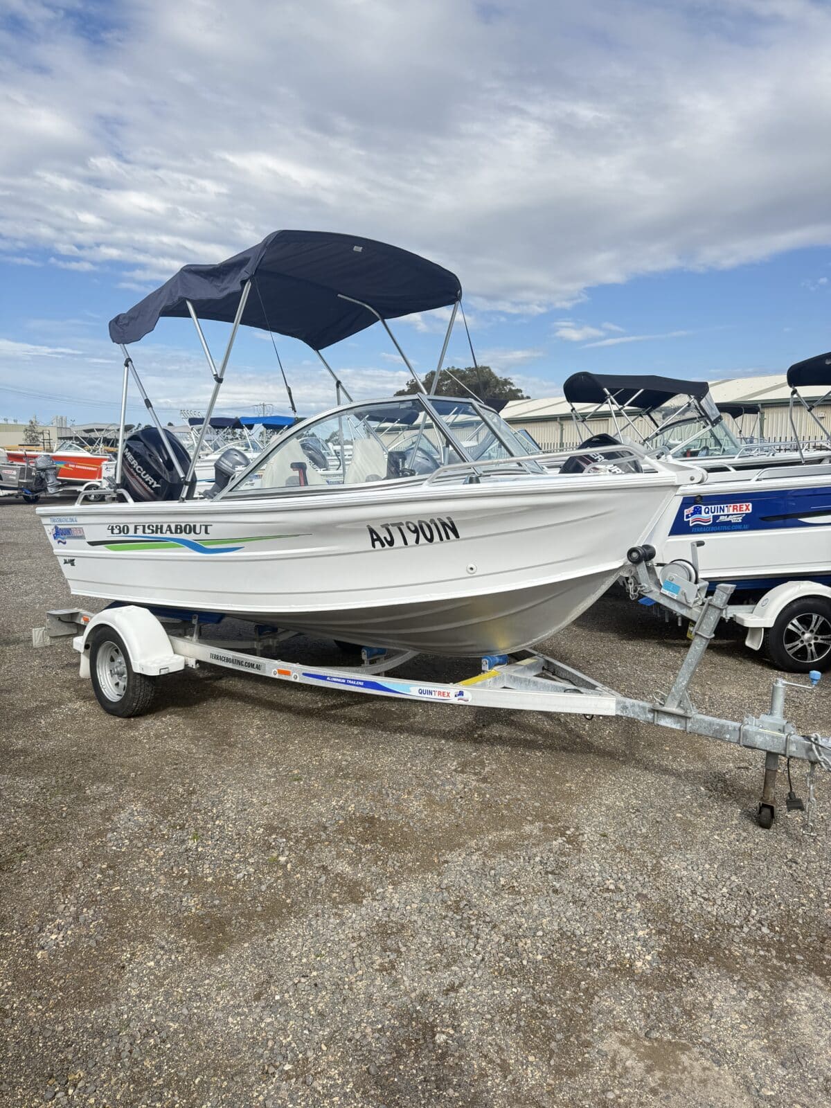 Quintrex 430 Fishabout - 2018