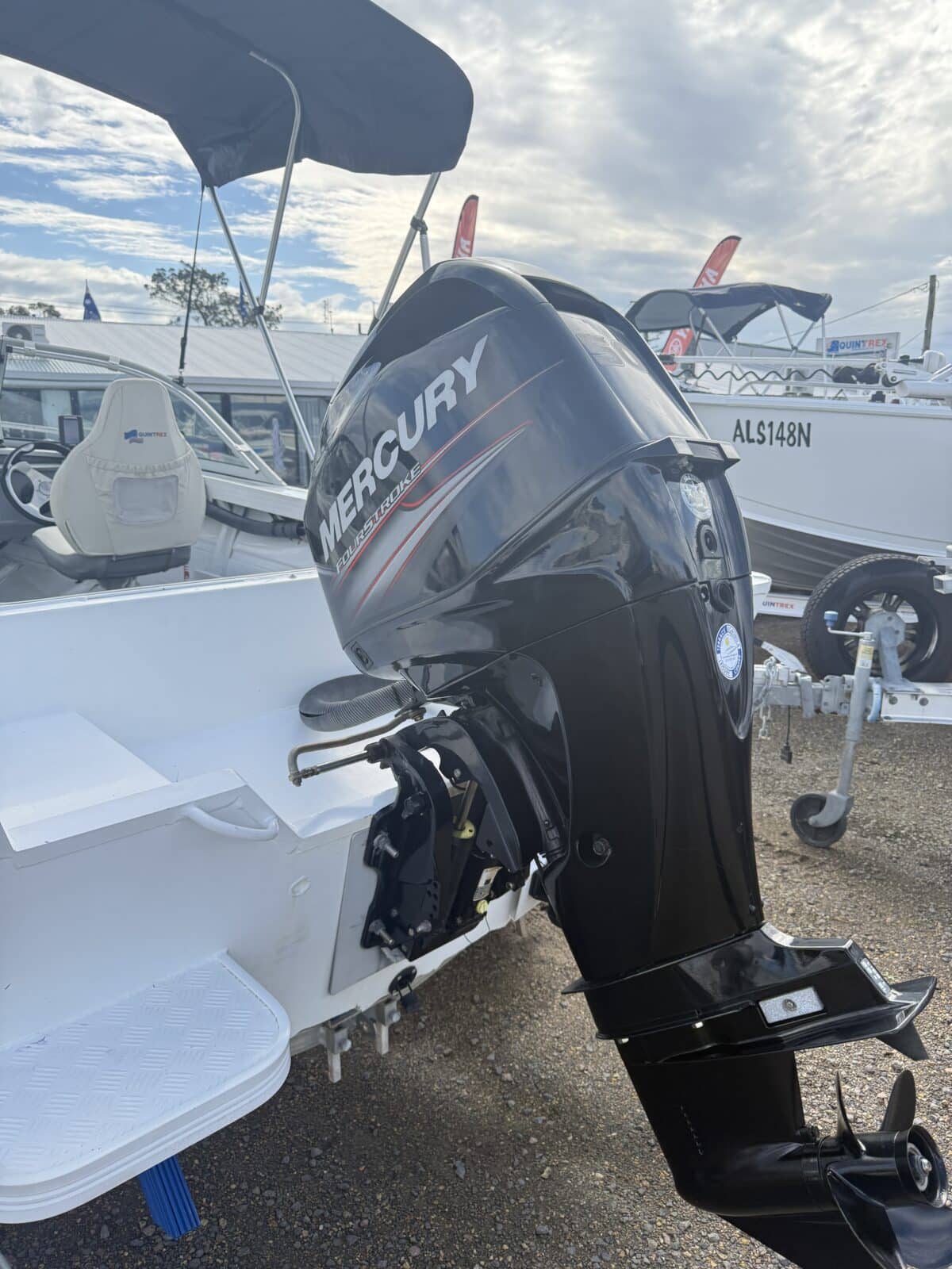 Quintrex 430 Fishabout - 2018