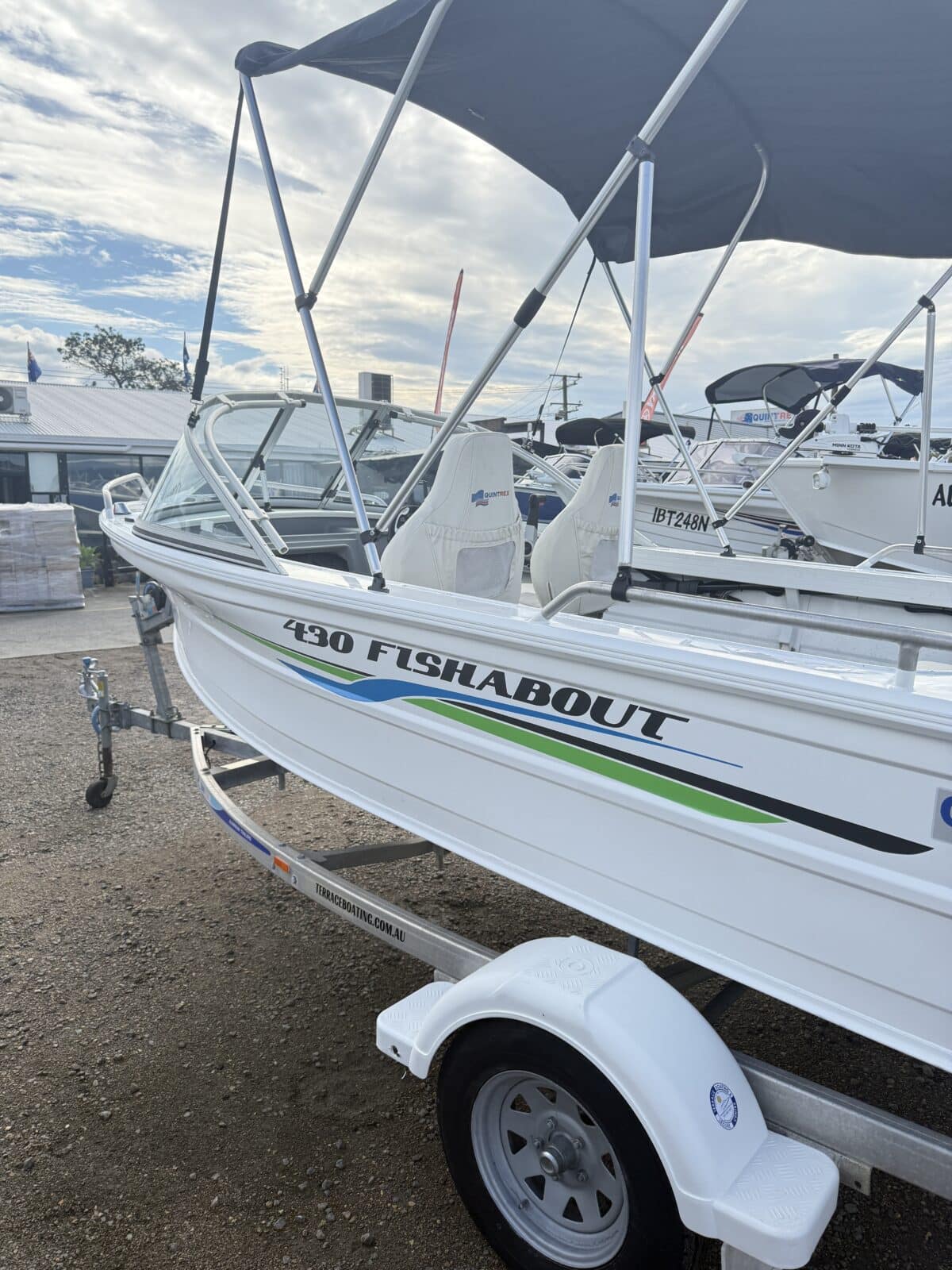 Quintrex 430 Fishabout - 2018