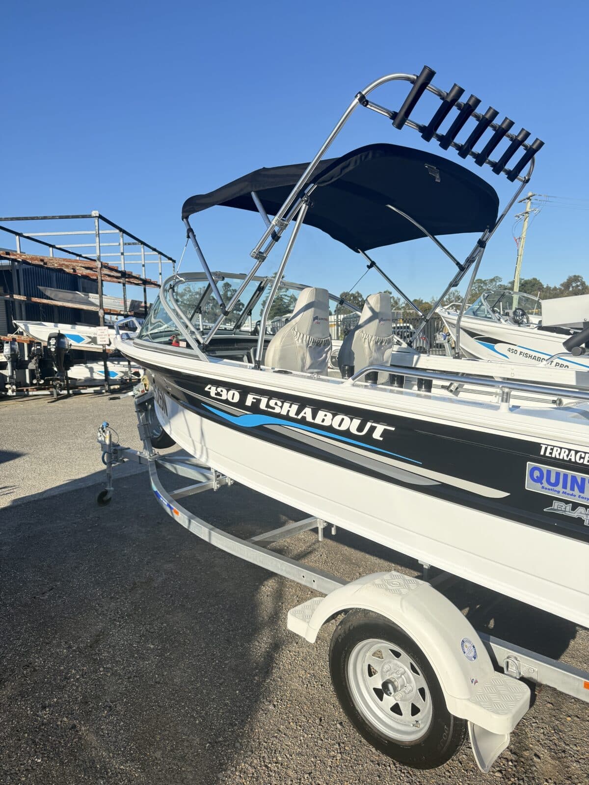 Quintrex 430 Fishabout - 2016