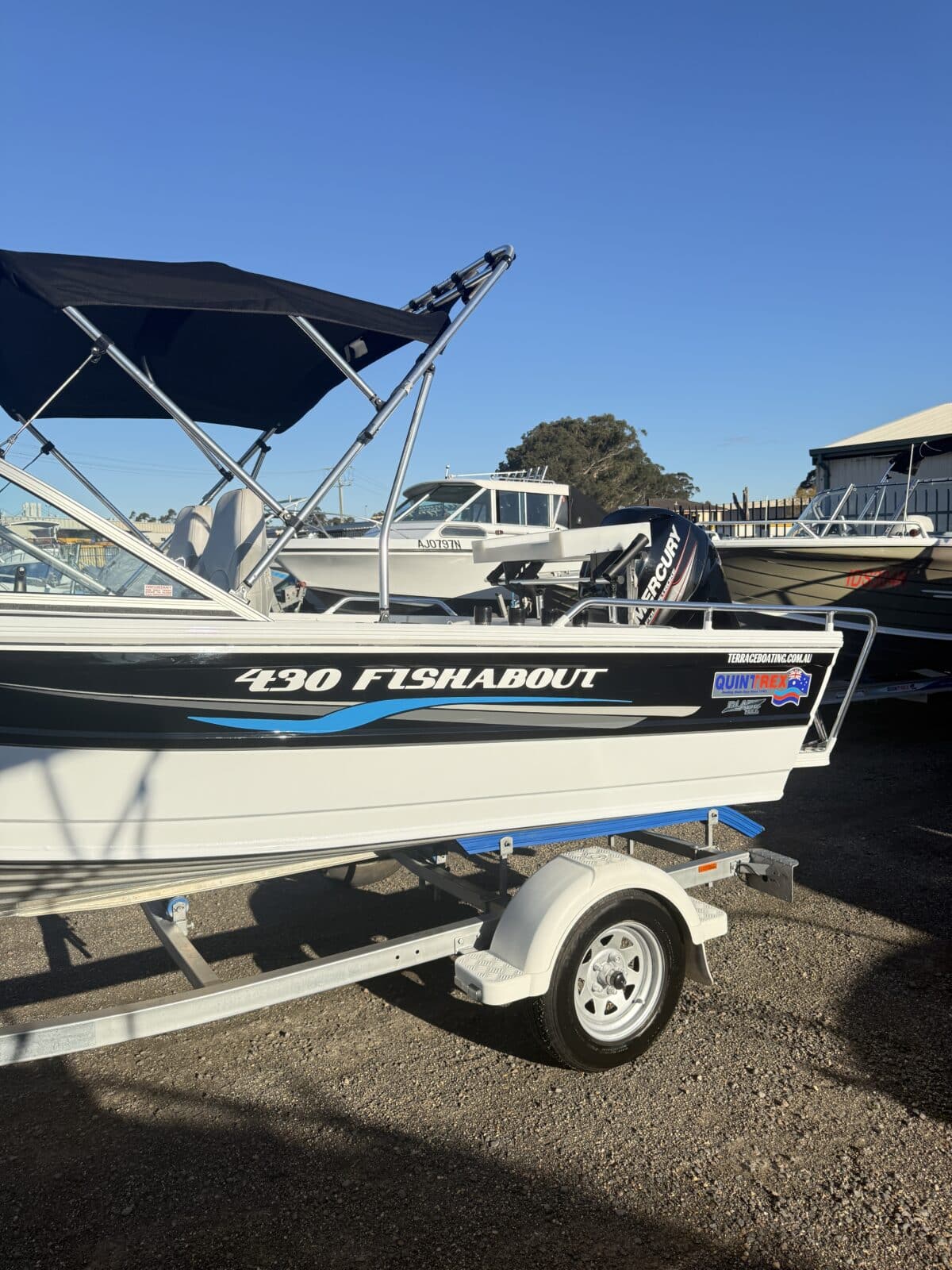 Quintrex 430 Fishabout - 2016