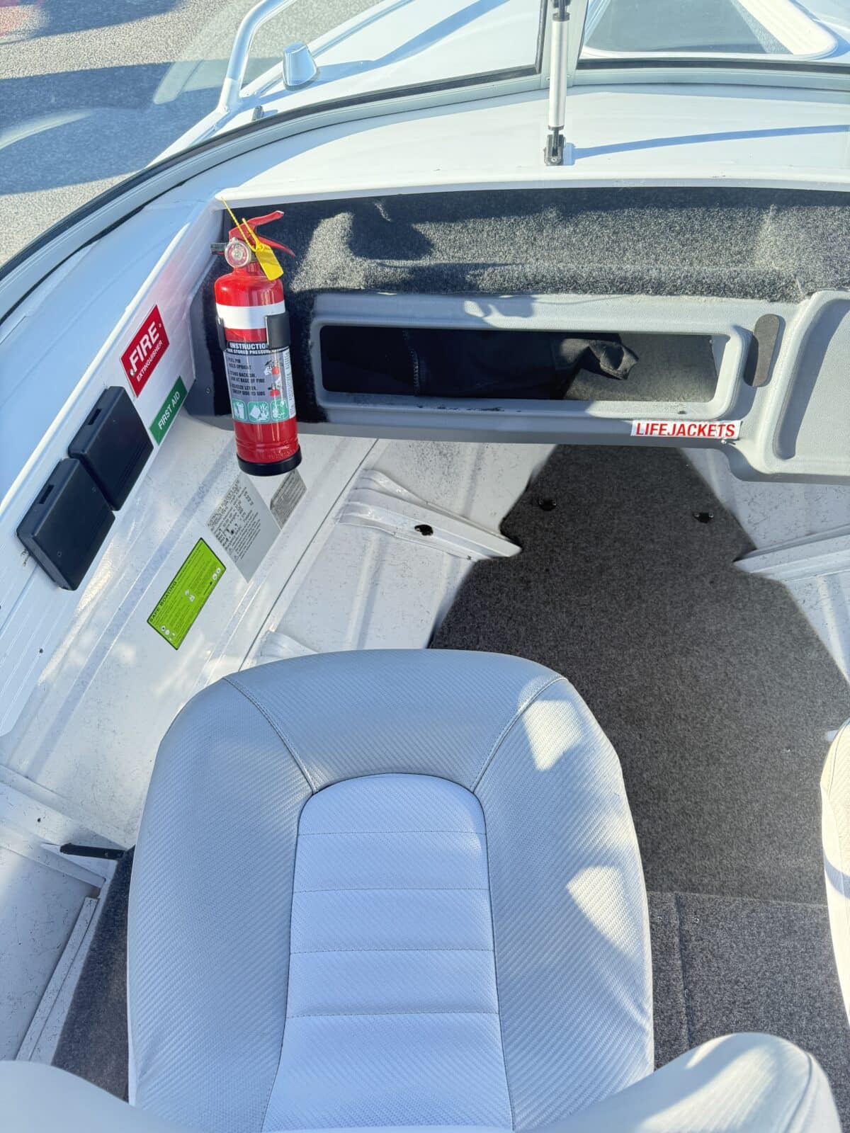 Quintrex 430 Fishabout - 2016