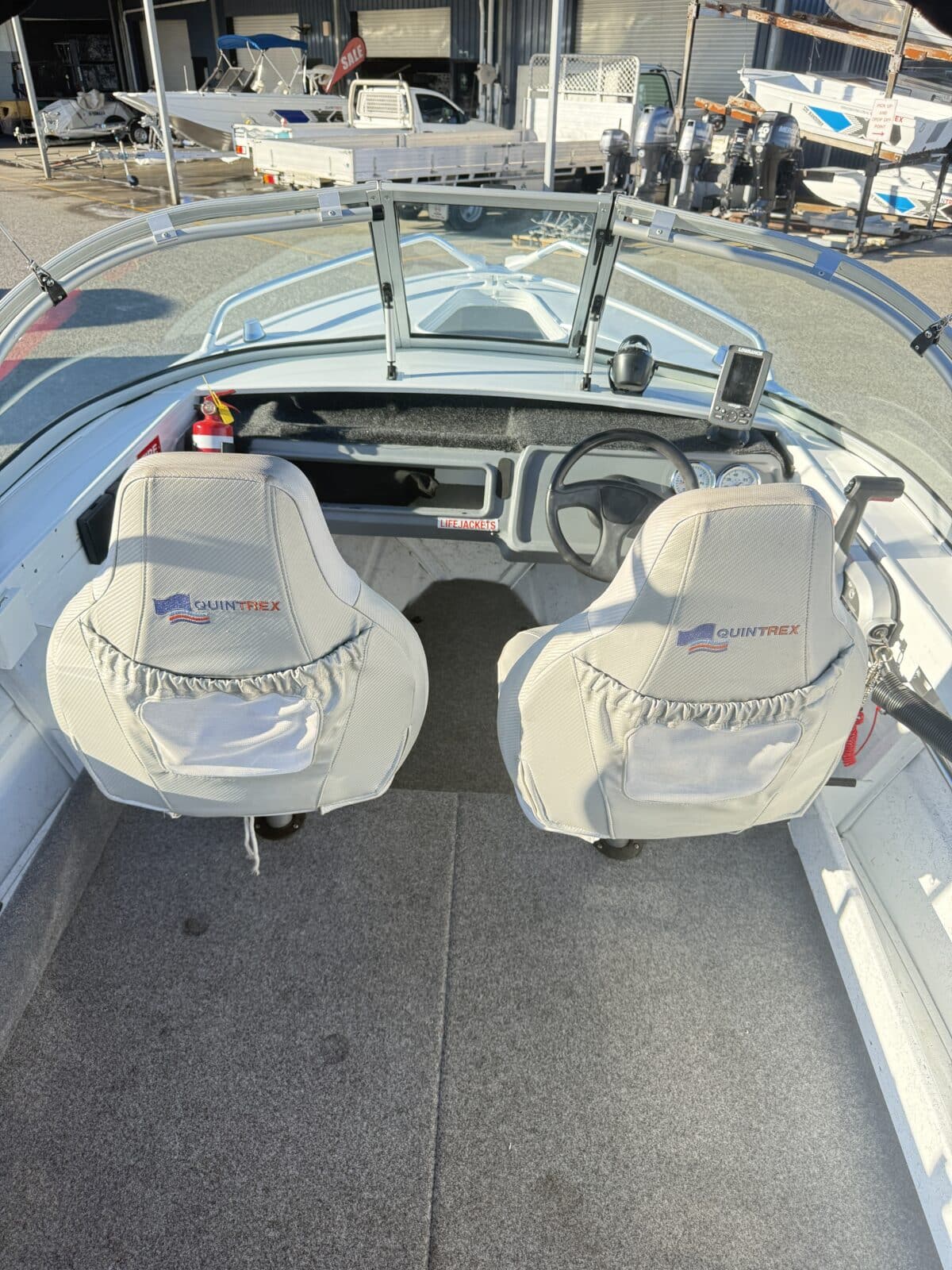 Quintrex 430 Fishabout - 2016