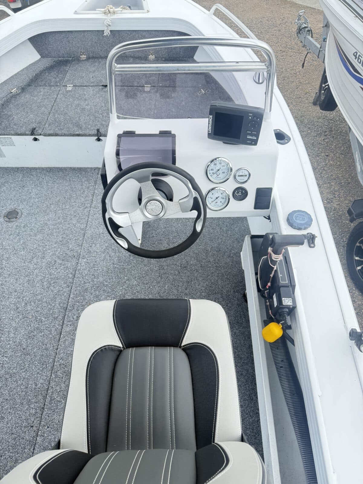 Quintrex 420 Renegade SC - 2016